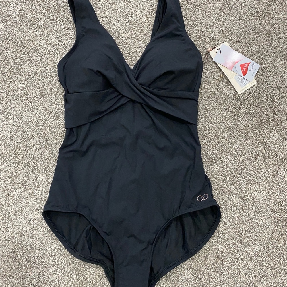 Calia by Carrie Underwood Twist Front One Piece Swimsuit